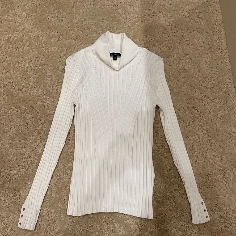 White House Black Market womens sweater - Picture 1 of 3
